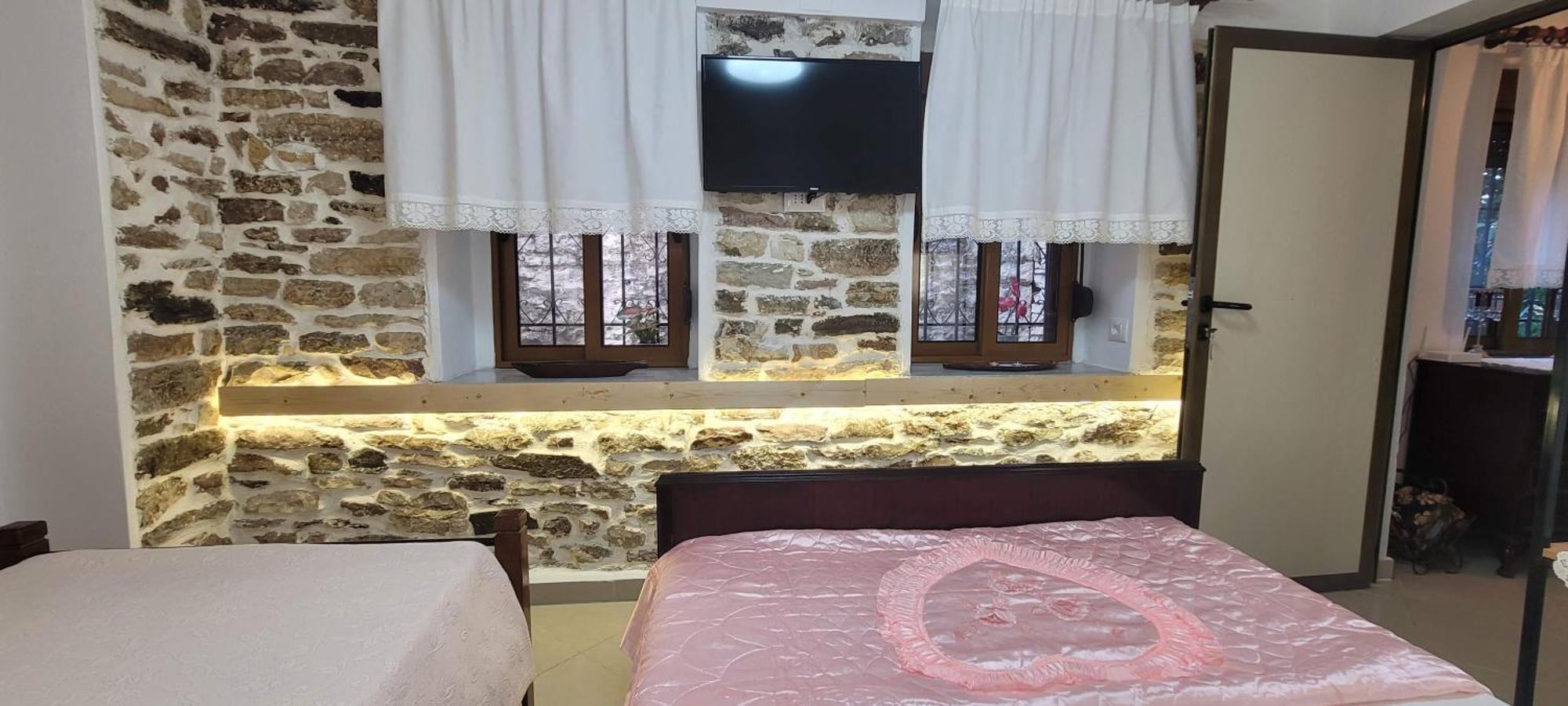 Guest House Emily Αργυρόκαστρο Εξωτερικό φωτογραφία